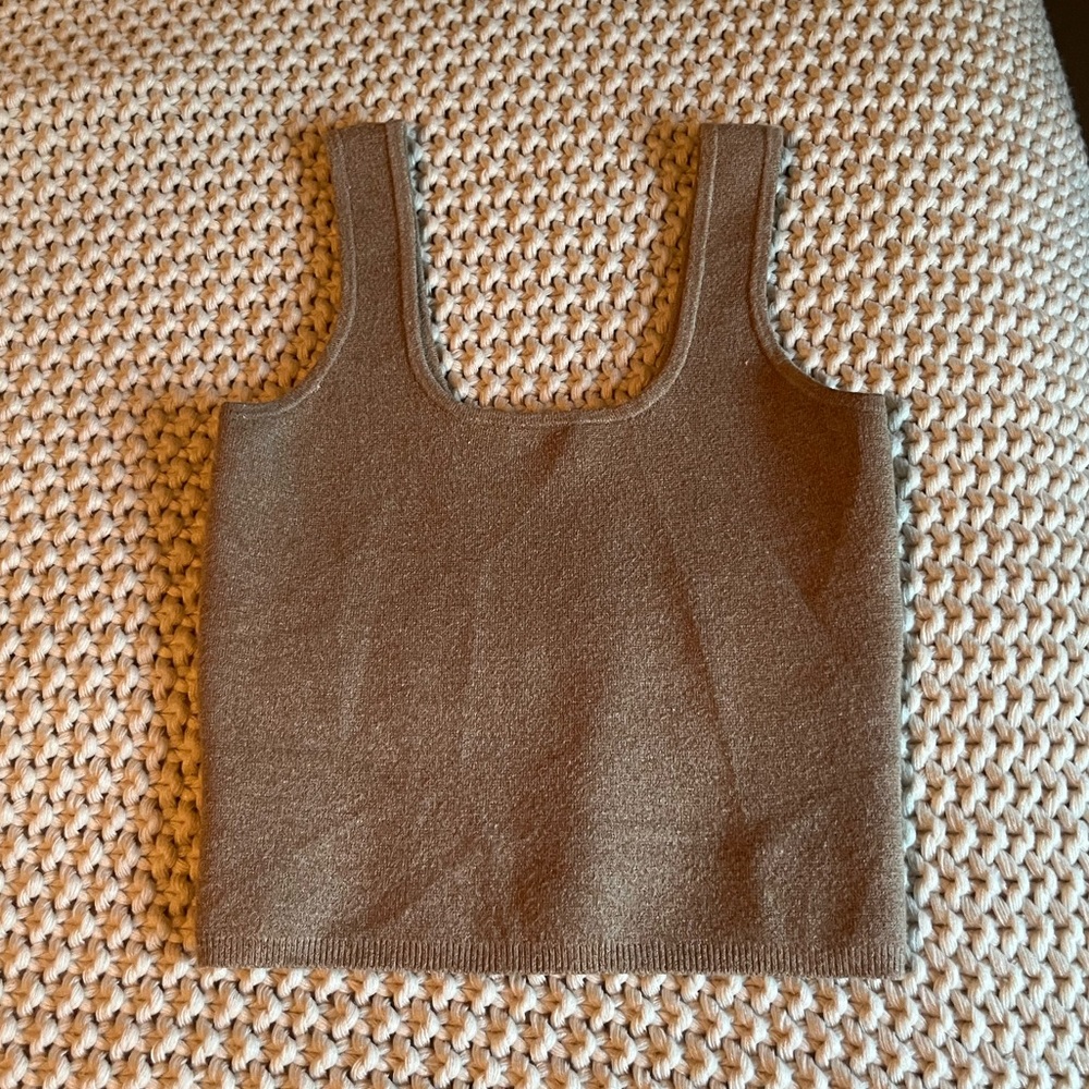 Abercrombie & Fitch Tan crop top- size small